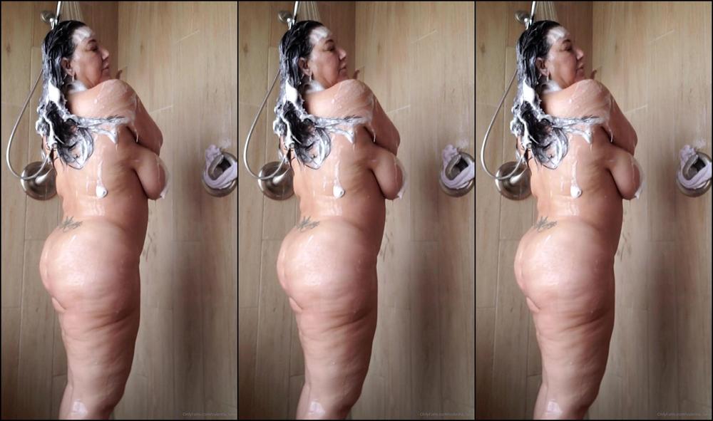 Subrina Lucia We Could Totally Have A Party In This Shower