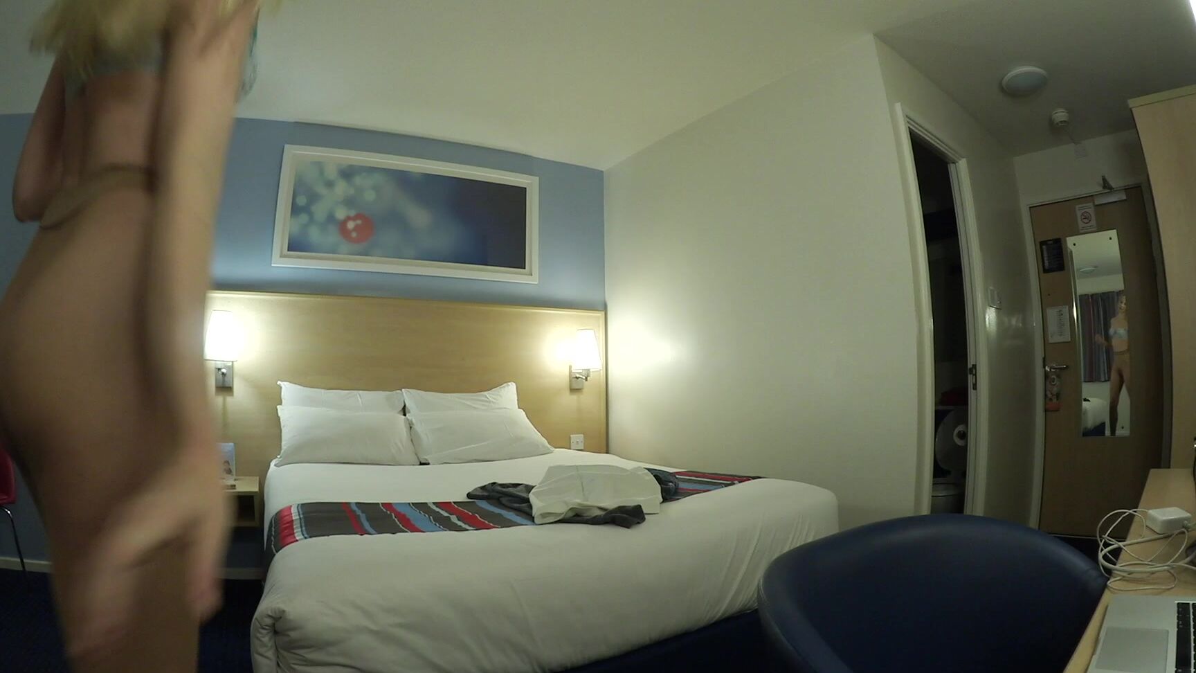 Arielerssen Upskirt Aunt No Panties