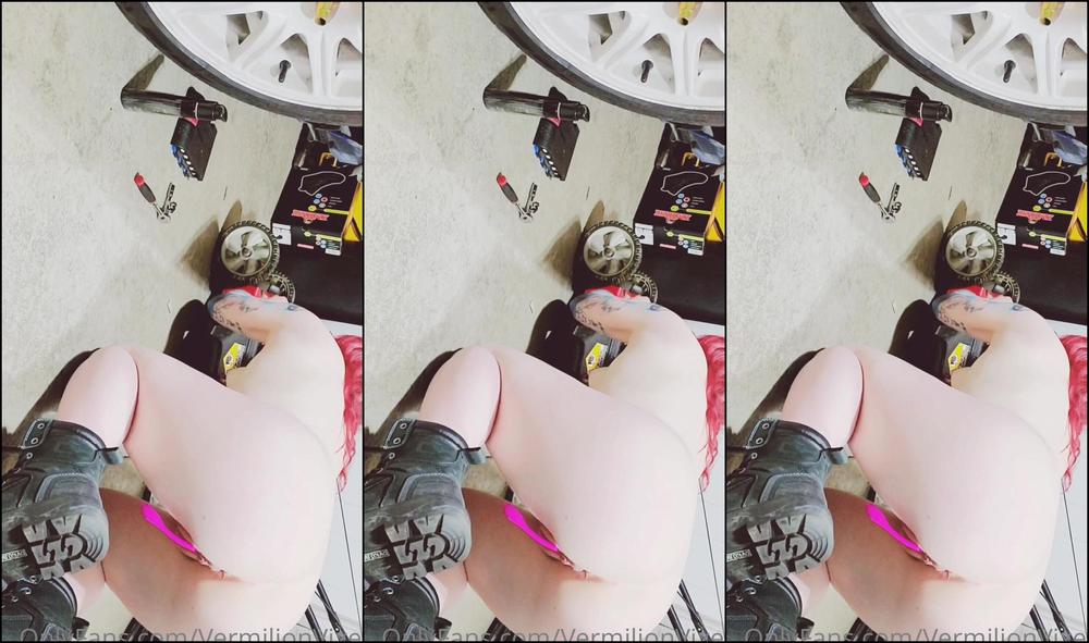 Vermilionvixen Watch Me Edge Myse