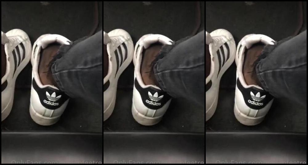 Queenfeetred Nicknamed Queenfeetred Onlyfans Sweaty Nylon Feet In The Morning G