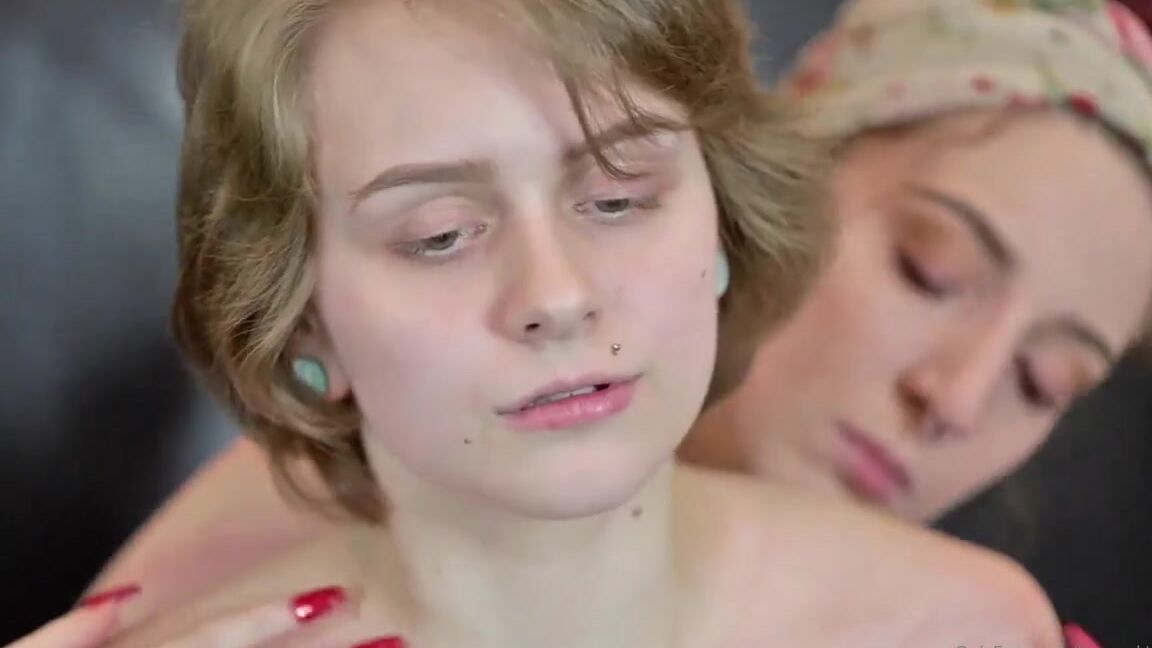 Lalalaura Nicknamed Lauras Kingdom 04 25 2020 Onlyfans Video Amy Amp Sarahs Scratch Session