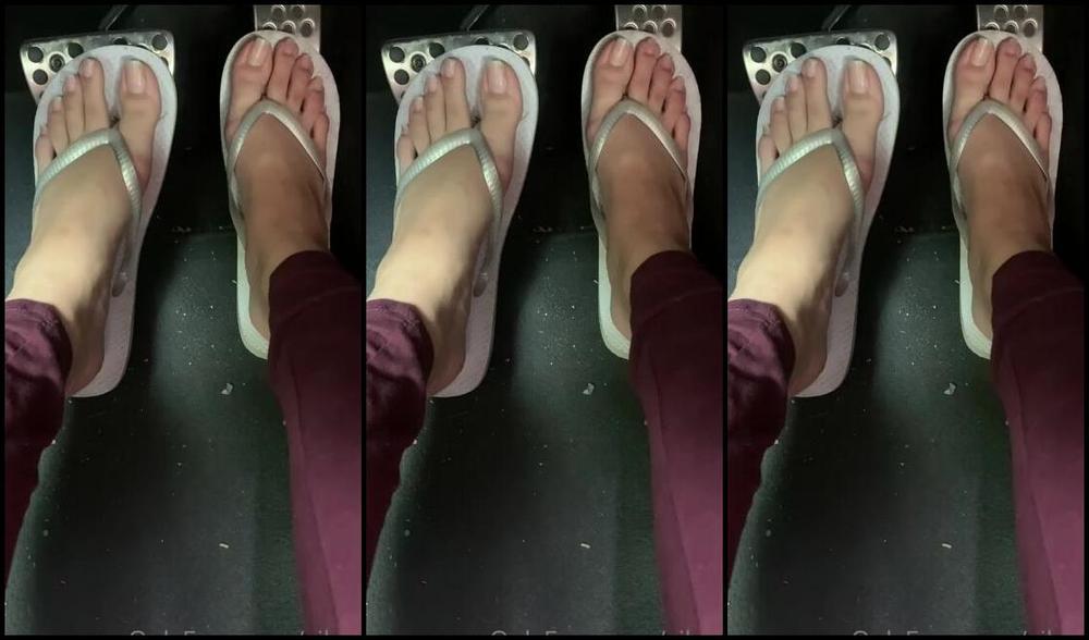 Natasha Aka Vibez3 Onlyfans Pumping Pedals Shoe Play In My Flimsy Flip Flops And Naked Toes Keep Scrolling For The Clip 2 1 4