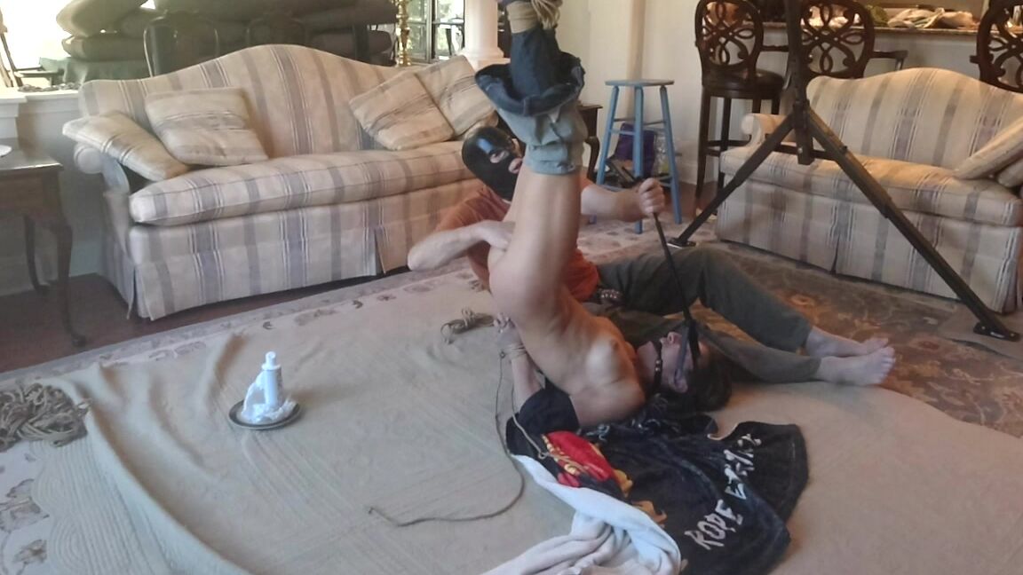 Lora Cross Rope Bondage Pussy Eating And Spanking