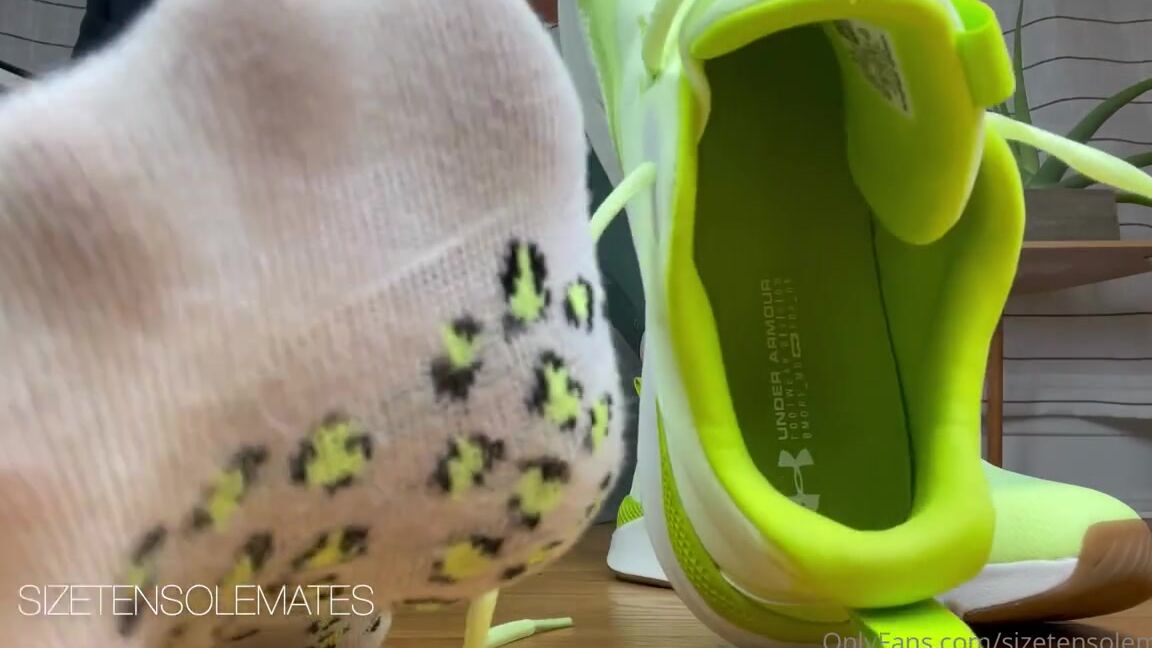 Sizetensolemates Onlyfans Peeling Off My Dirty Cheetah Print Socks For You