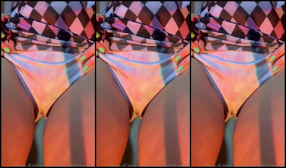 Astrid Mae Nicknamed Sadgirlastrid Onlyfans Wouldn T You Love To Bury Your Face Under Our Skirts Taystoes Hallegoodgirl