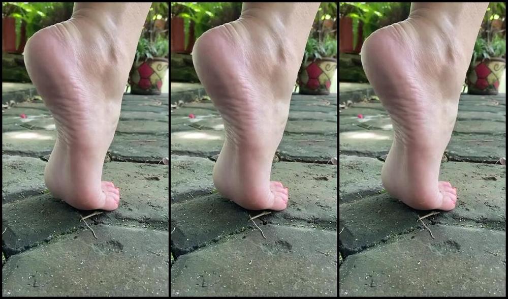 Erin Aka Thegoddesserin Onlyfans Sneak Peek On My Arches