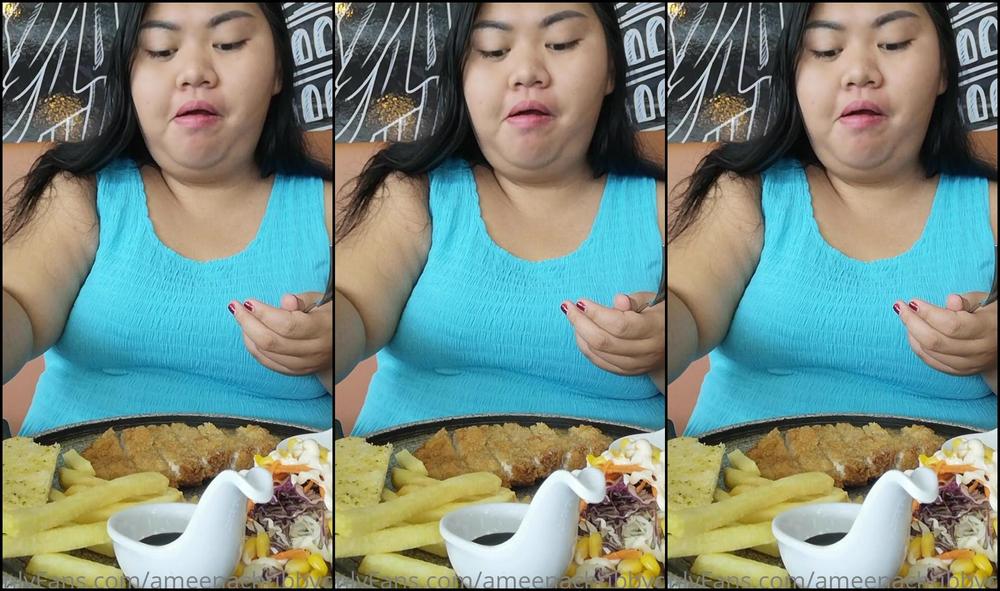 Ameenachubbycutie Stuffing My Face With These Yummy Food At Restaurant