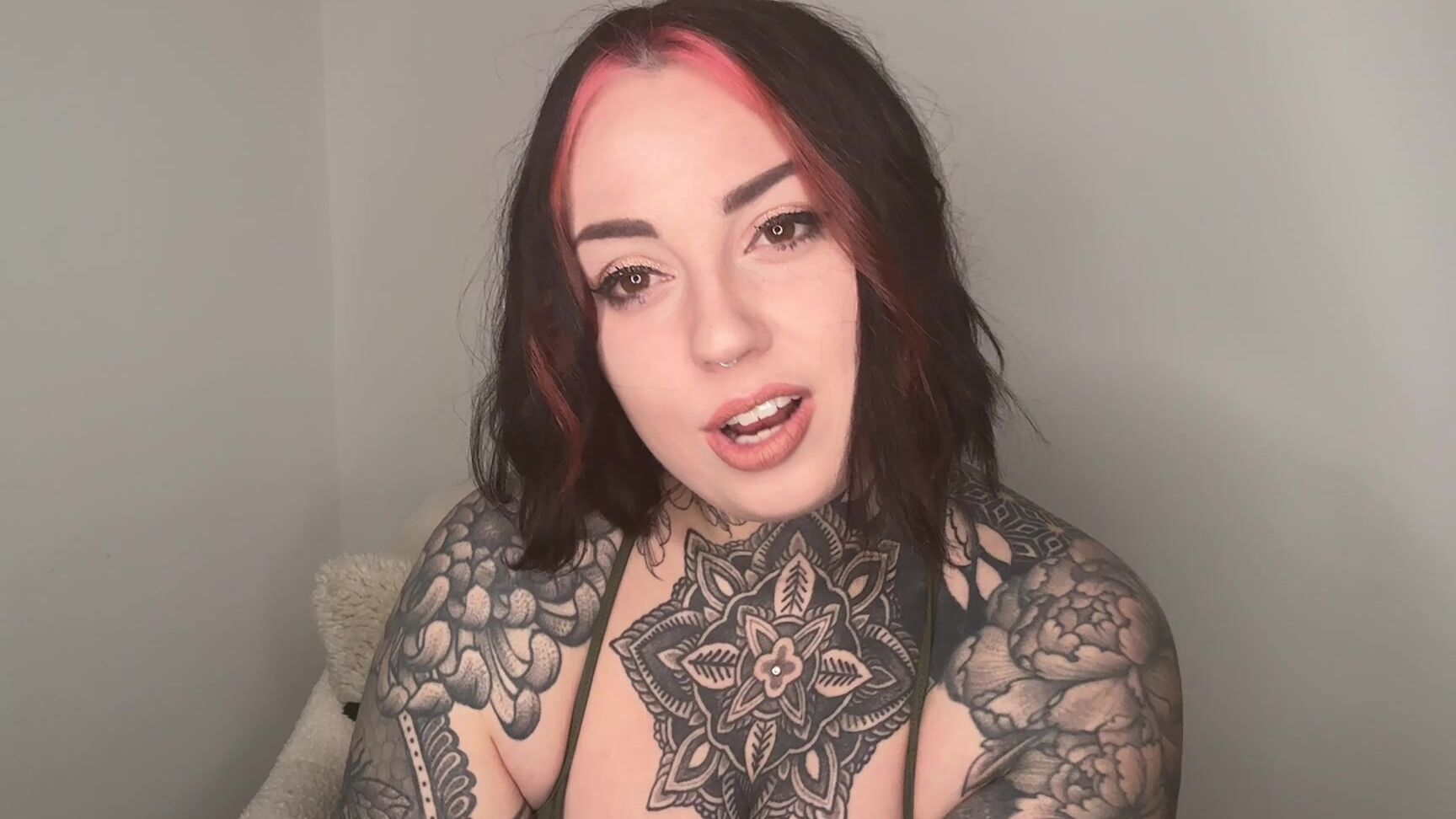 "MissValentina" femdom, femdompov, sissification, sissytraining, slavetraining Pink Panties Only manyvids