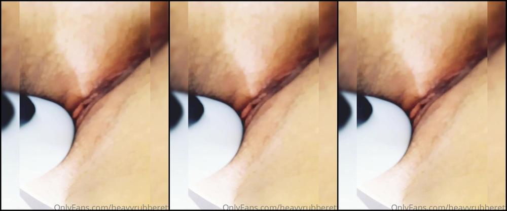 Heavyrubberette See Me Squirt Twice Close Up