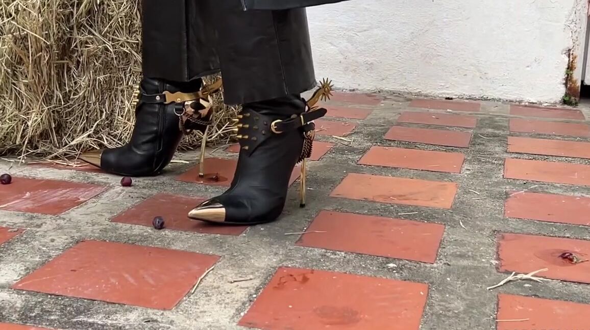 Goddess Kalinda Nicknamed Goddesskalinda Onlyfans I Am Perfection Tell Me Do You Like This Kind Of Videos I Know That Many Tex