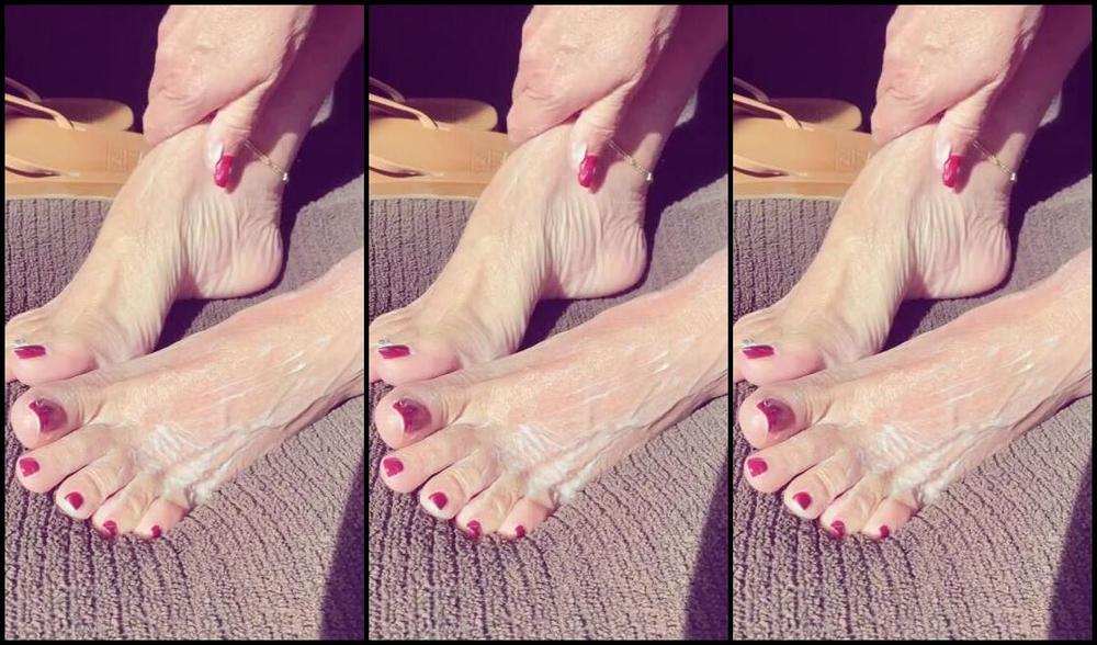 Kate Dangle Nicknamed Katedangle 03 22 2024 Onlyfans Video So Ready For Flip Flop Season Adding Some Lotion To My Little Feet