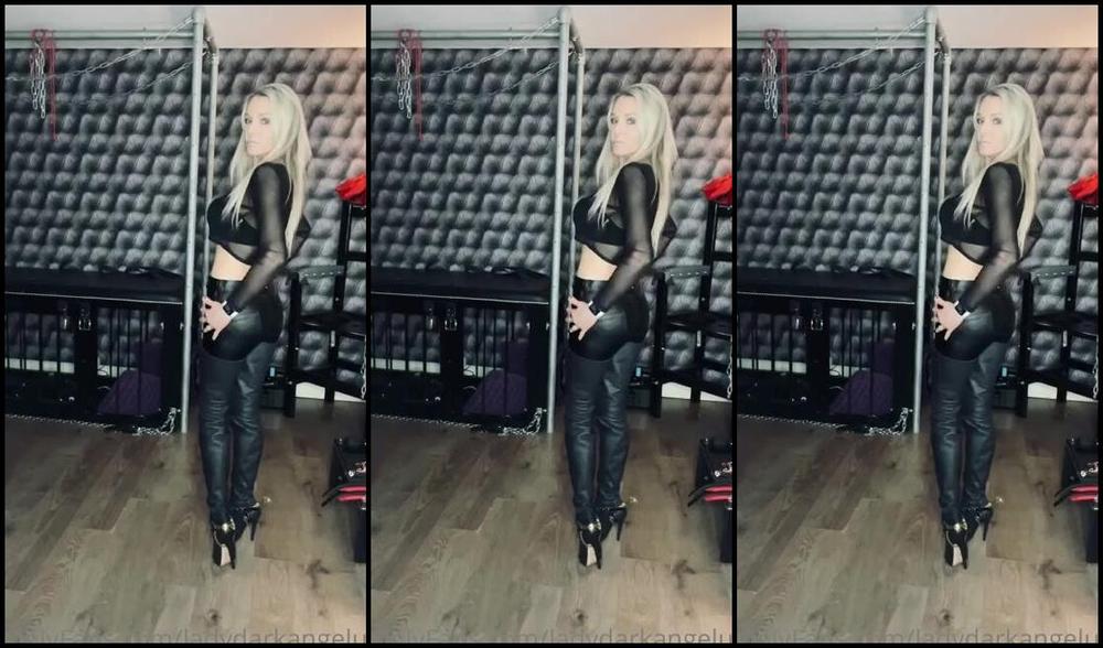 Ladydarkangeluk Onlyfans Face Smothering In Leather Pants