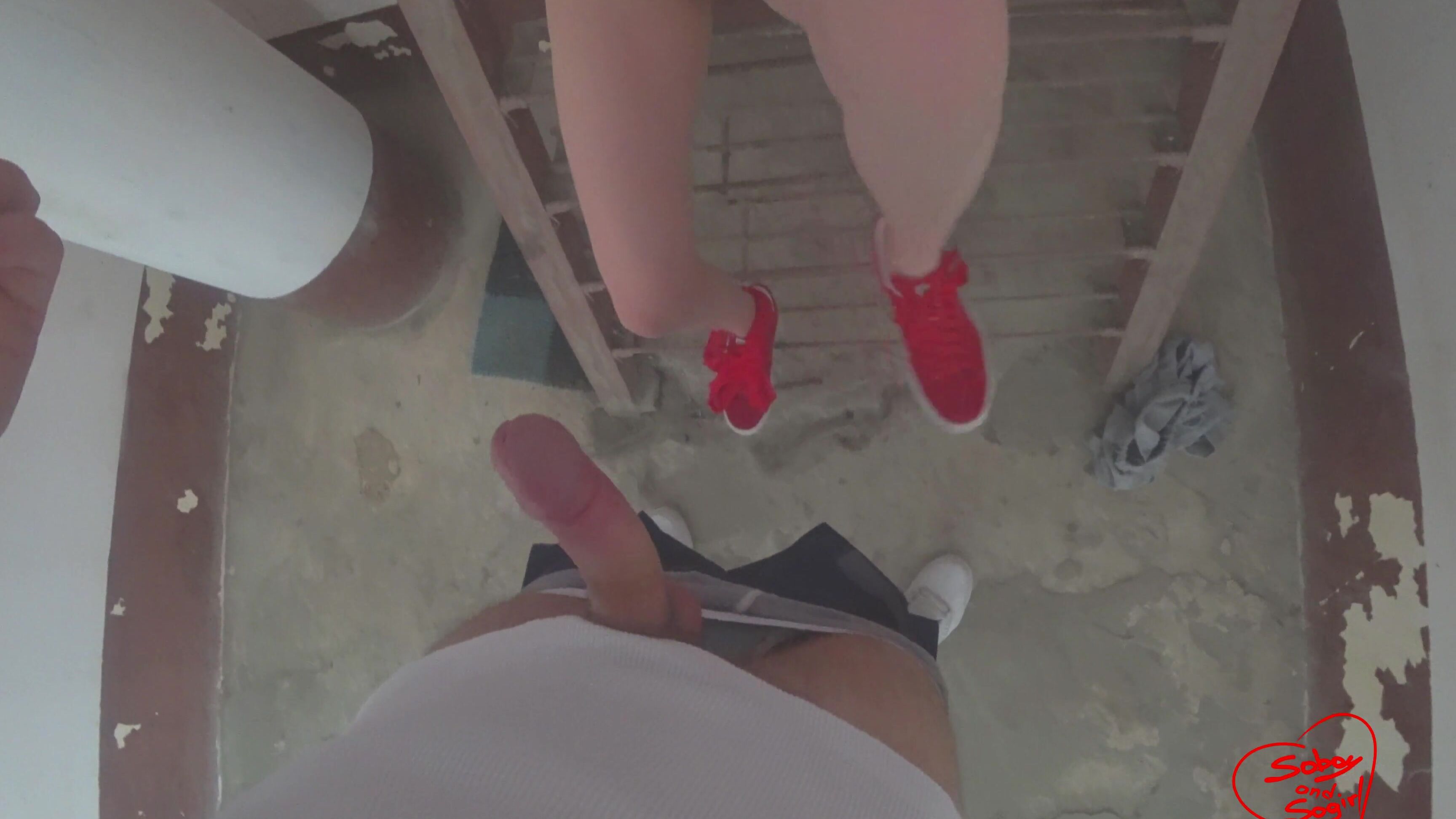 SOboyandSOgirl 22.Decided to take a walk with an anal plug – sex in the entrance xhamster