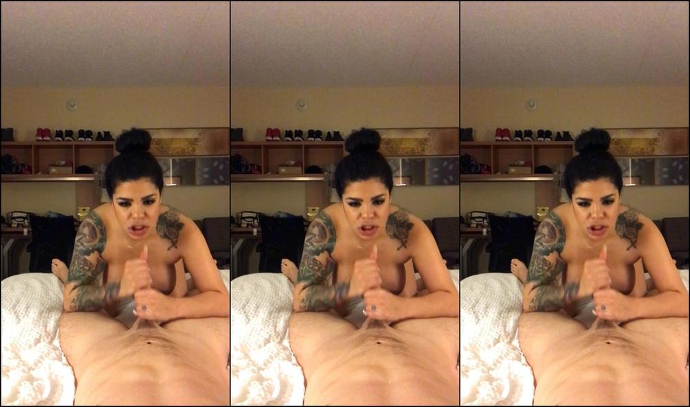 oohsosavvy-21-11-2017-5057419-i-love-sucking-big-juicy-cock-so-much-here-s-a-compilation-of-some-of-my-hot-clips-