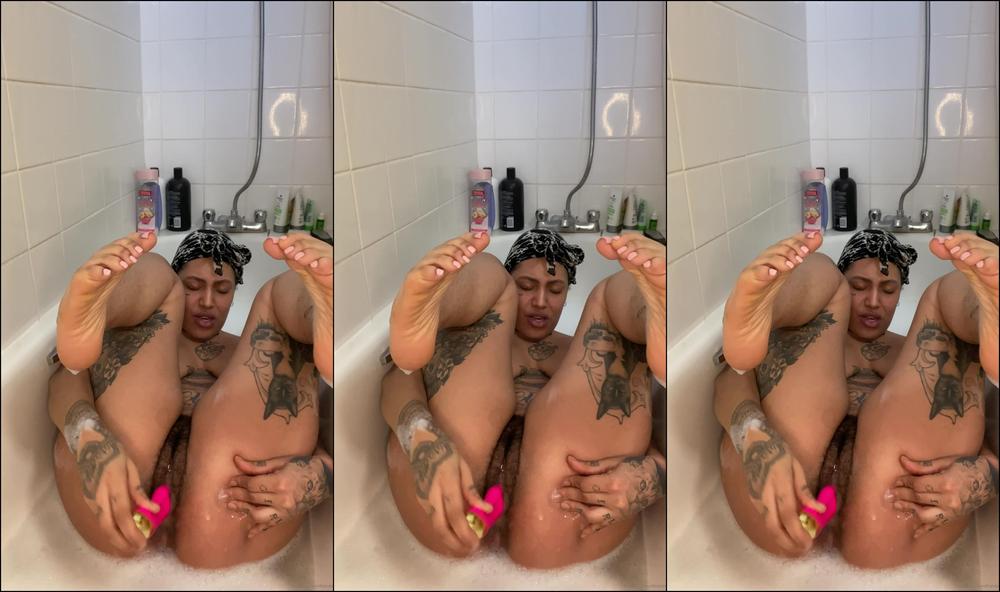 tanjirhoee-18-03-2020-183463646-trying-my-new-toy-in-the-bath-i-came-so-hard-my-coochie-tightened-and-i-couldn-t-get-t