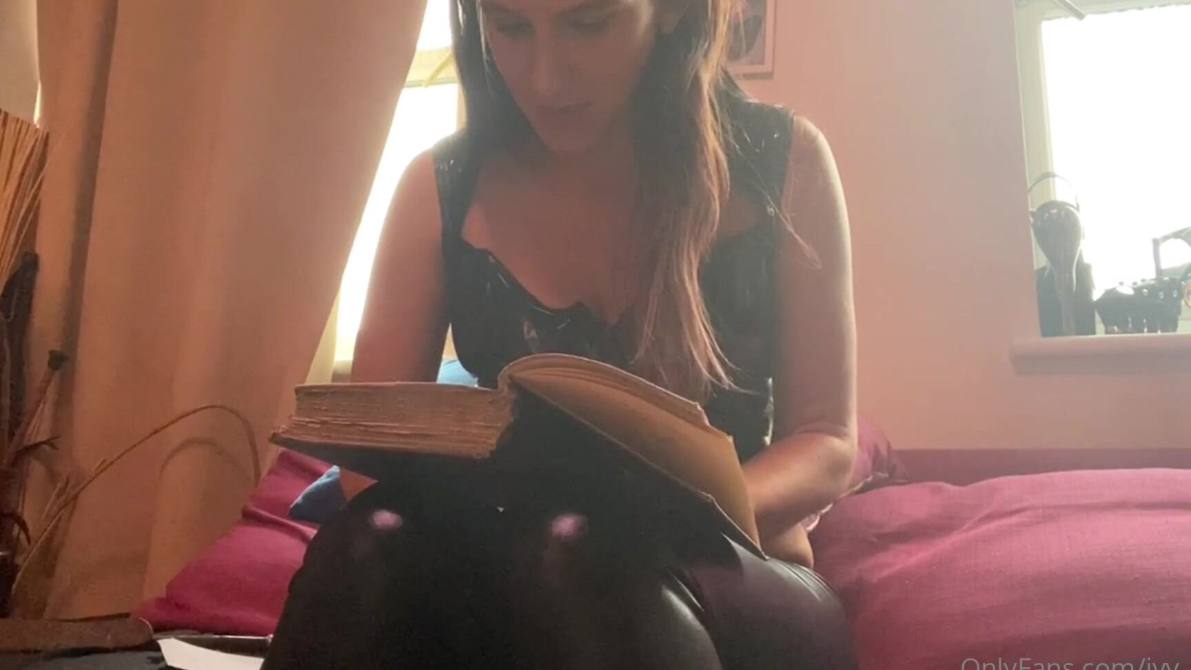 Ivy Miss Story Time Again Every Friday Night A Nice Way Onlyfans XXX