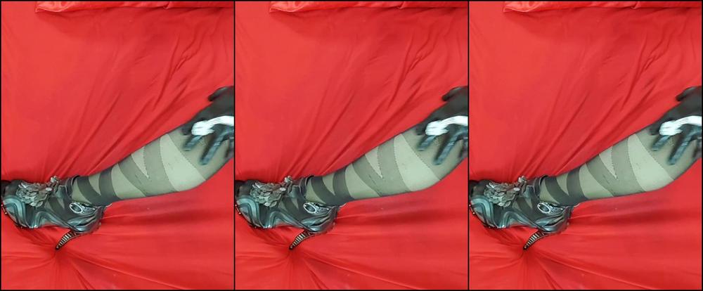 Skysugaring 2702932789 12 02 2022 Cum On My Sexy High Heels Babe Happy Holidays Cheers