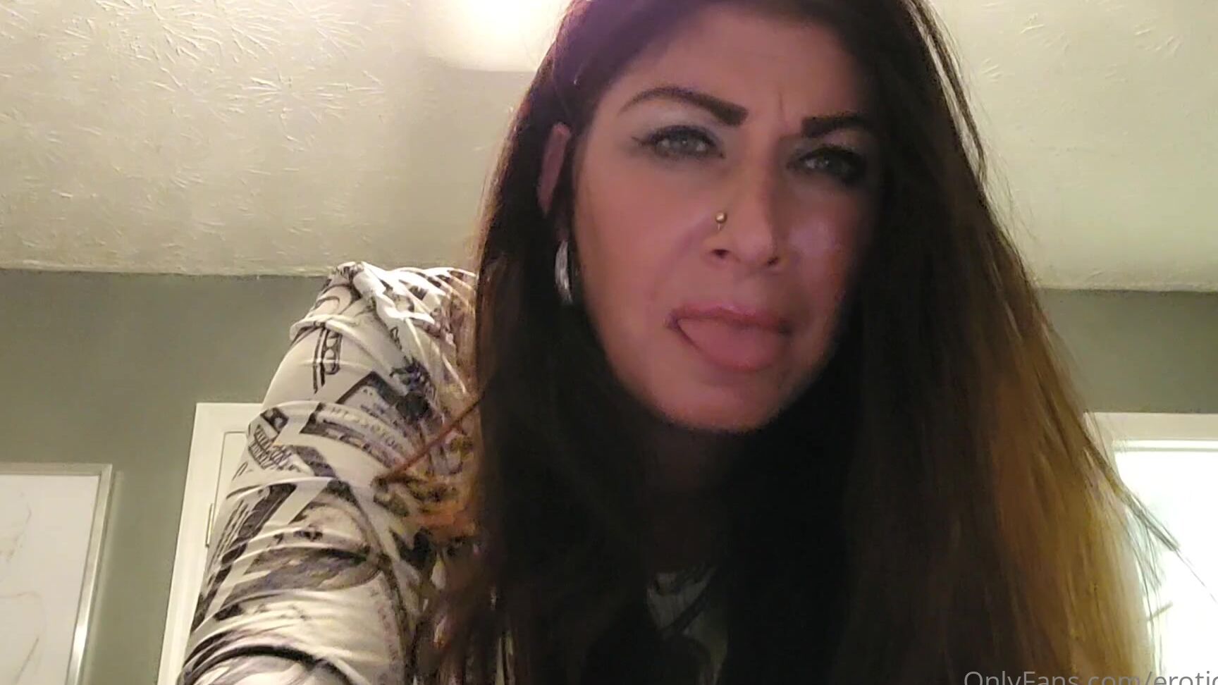 Erotiqued The Reluctant Babysitter