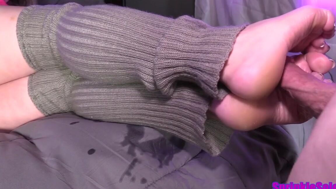 Sprinklesoles Nicknamed Sprinklesolesfeet Onlyfans 12 03 2023 I Gave Him A Footjob In My Legwarmers