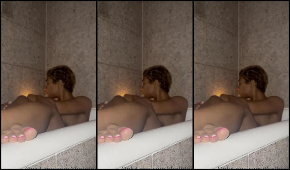 Thelbfeet Nicknamed Thelbfeet Onlyfans Got You Stuck On These Wet Soles And Toes
