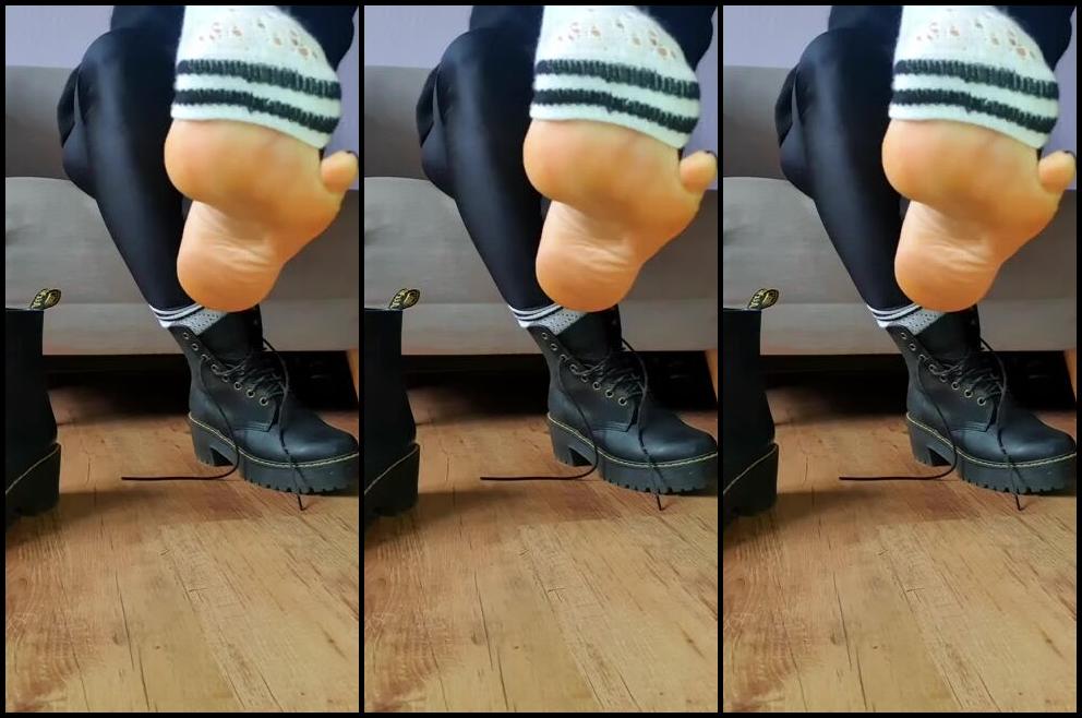 Sofiastoe Aka Sofiastoes Onlyfans After Wearing My Boots All Day Long I Just Want To Take Them Off And Rub Them All Over Your Face