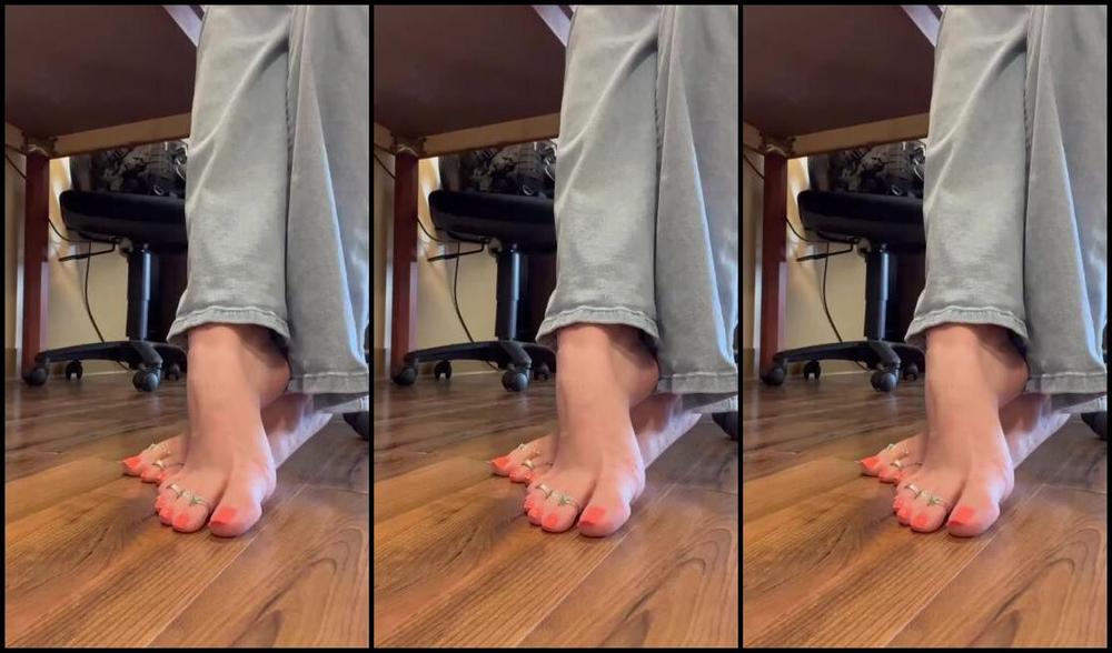 Jennysfeet Foot Fetish 07 29 2024 Onlyfans Video Are My Feet Distracting You