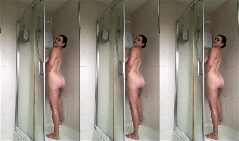 "SuzieLove212" brunette, housewives, milf, shower, wet & messy Soapy Shower manyvids