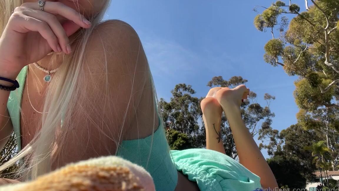 Goddess Kaylee Aka Xomaddykxo Onlyfans Innocent Sexy Soles At The Park Today What If You Saw These From Afar Would You Come Over To Askp