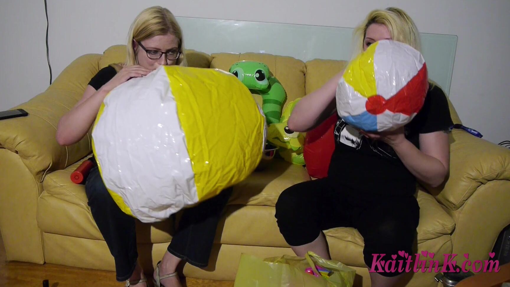 Kaitlink Girl Inflating Inflating Beachballs