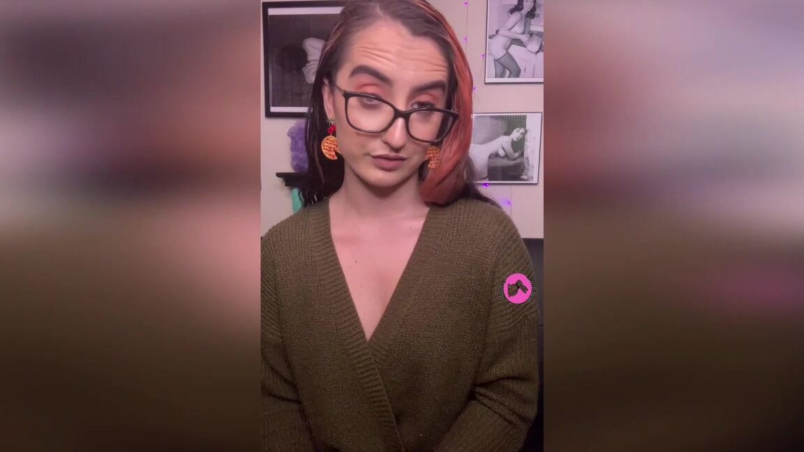 Mommy Roleplay, Caught, Taboo, POV mom finds your pics of her ManyVids