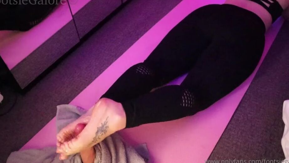 Footsiegalore Onlyfans Fj Friday Yoga Style