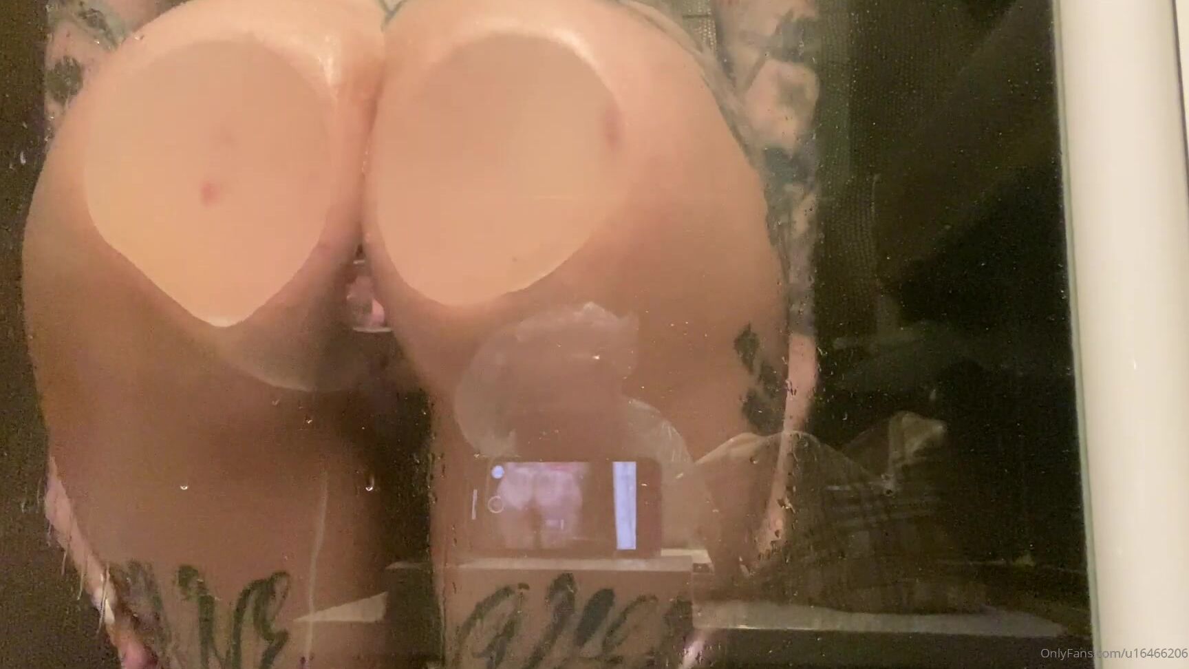 Avrora Sg Min Hd Vid D Va Takes A Shower Removes The Butt Plug And Gapes Her Holes This Vid