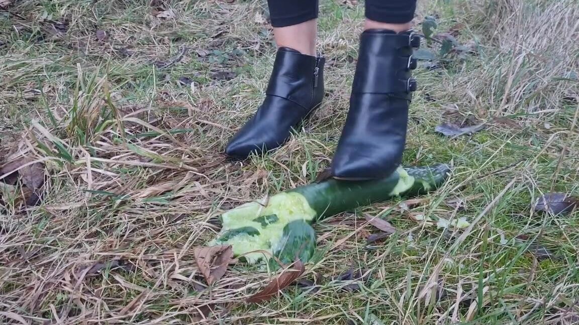 Kats Worn Heels Nicknamed Katswornheels Onlyfans This Cucumber Is No Match For My Nail Heel Michael Kors