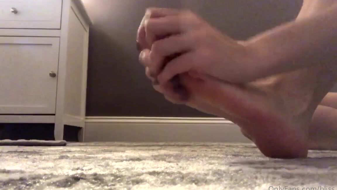 Sam Soles Nicknamed Sams Soles Onlyfans Nightly Lotioning