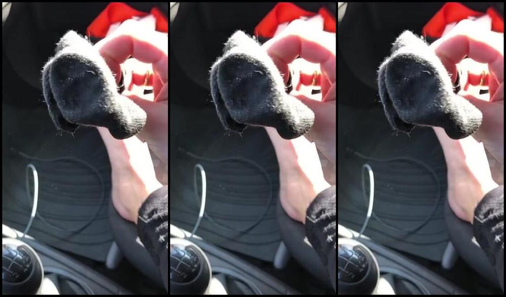 Goddessgaelle Nicknamed Badgaelle Onlyfans Viens Nettoyer Les Pieds De Ta Maitresse Aprs Le Sport