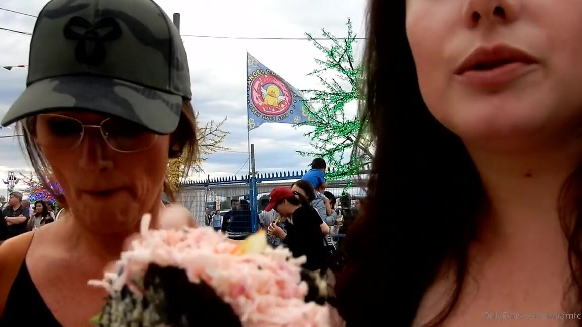 Taliamfc New Vlog My Mom K Money And I Ventured To The Night Market To Try Some Awesome Food