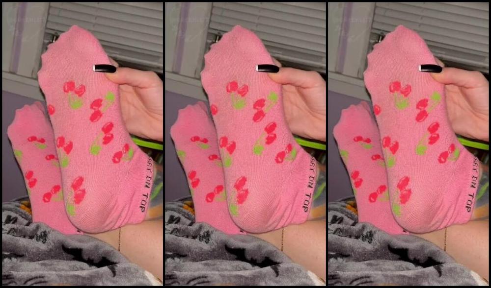 Greek Goddess Li Aka Greekli77 12 21 2024 Onlyfans Video Feet All Toasty From My Cute See Through Socks And Fireplace