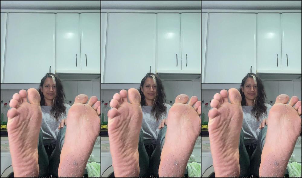 Queenstarb Pov You Are My Boyfriend And We Are In A Family Dinner But We Sneak And I Tease You With