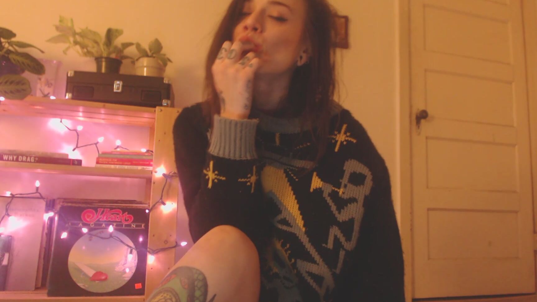 Dasherbae Smoking And Cumming In An Alien Sweater