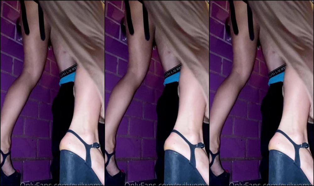 evilwoman-17-07-2020-550440134-public-strapon-clip-first-part-is-in-the-bar-and-the-second-in-the-nightclub-im-surp