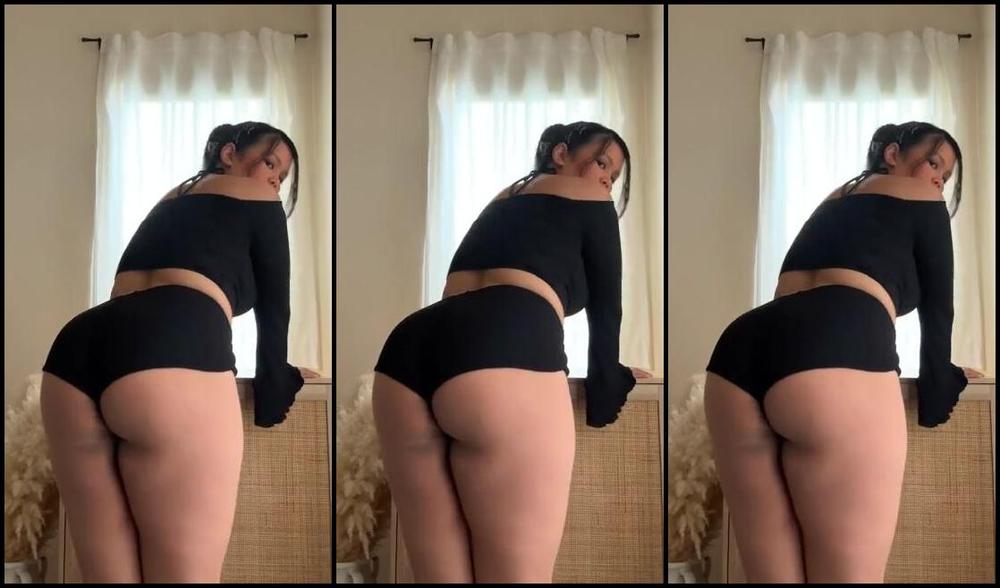 Atomickeerati Onlyfans Shorts And Heels Yes 7L