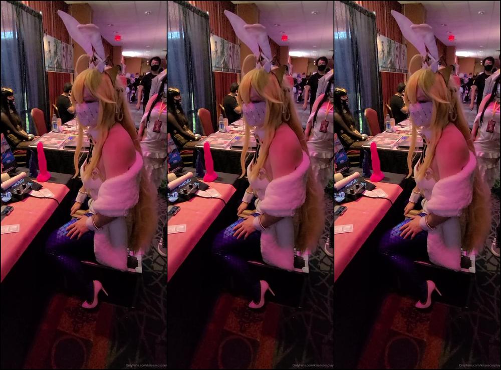 Kissescosplay I Wore My Bunny Artoria For Eechi Expo Entered The Cosplay Contest But Didnt Place Thats