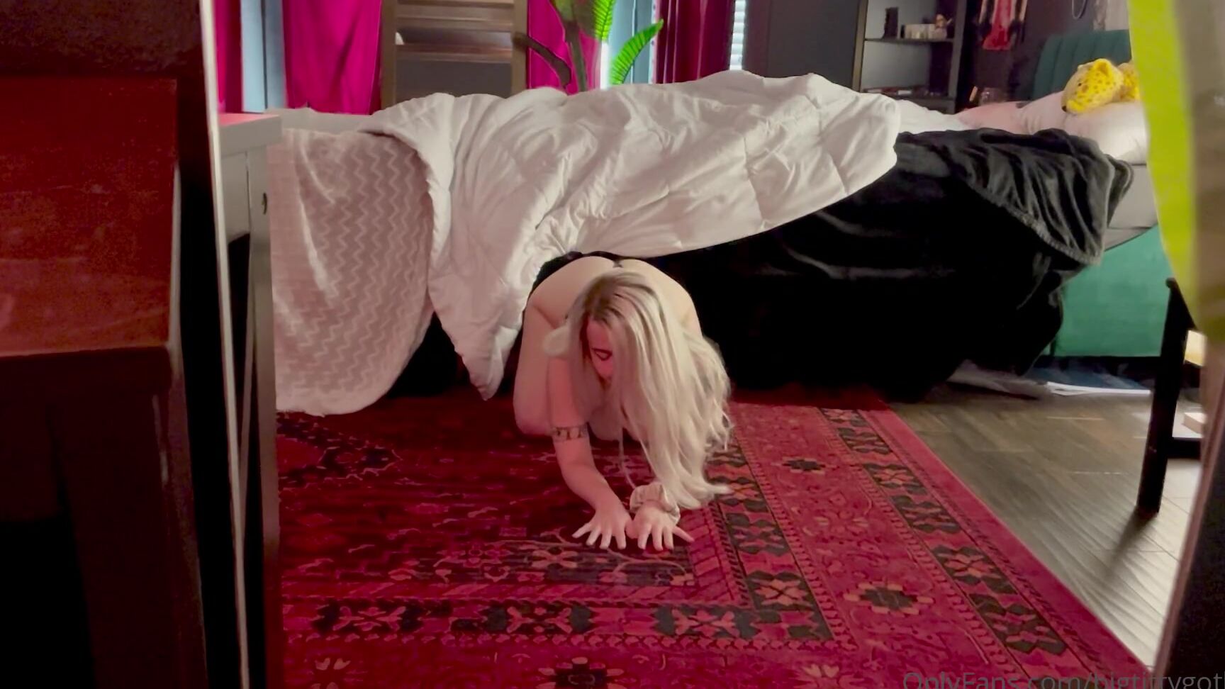 Bigtittygothegg Got Horny And Attached A Dildo To My Bed