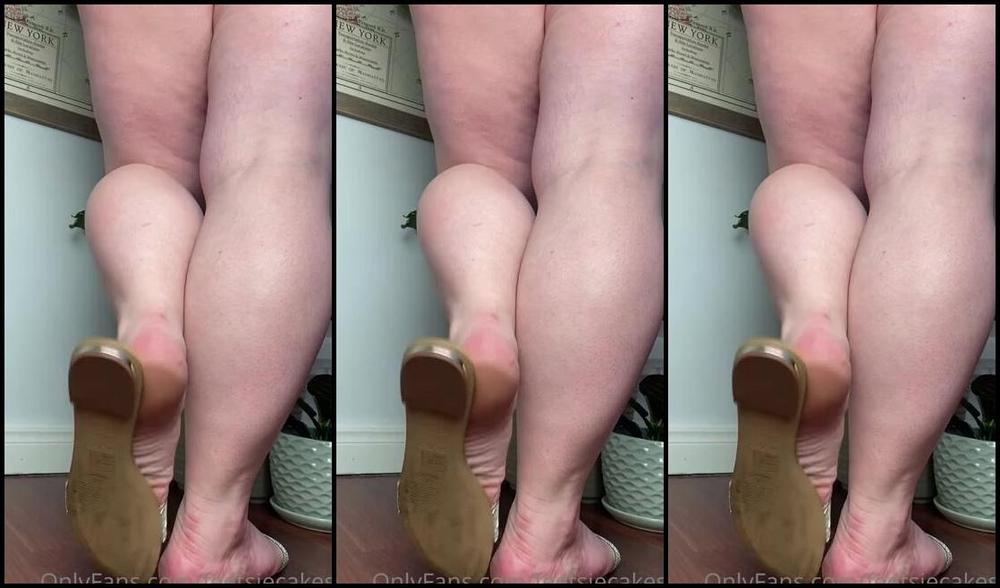 Caroline Aka Feetsiecakes Onlyfans Flat Sandal Shoe Play 2