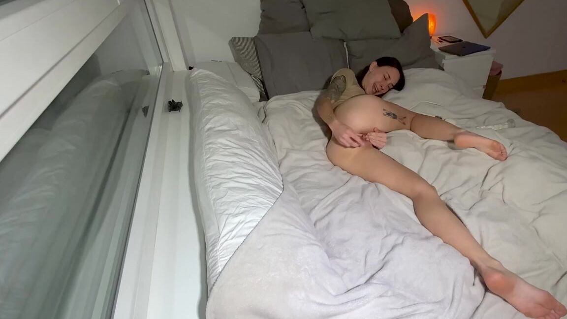 Annicknamedtana Onlyfans Youre Aworking The Night Shift And I Send You A Good Night Video