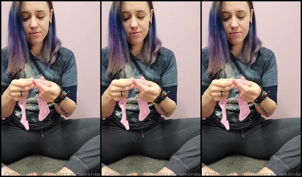 Missarcanaplus Nicknamed Missarcanaplus Onlyfans Sockmas Day 6 Half Way Through Make Sure Youre Liking All These Videos If You Wanna Win These