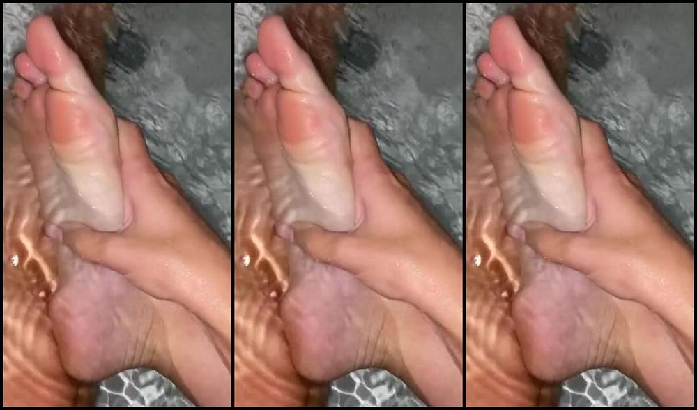 Ivy S Feet Nicknamed Footivy Foot Fetish 09 22 2022 Onlyfans Video Throwback Thursday Zm44