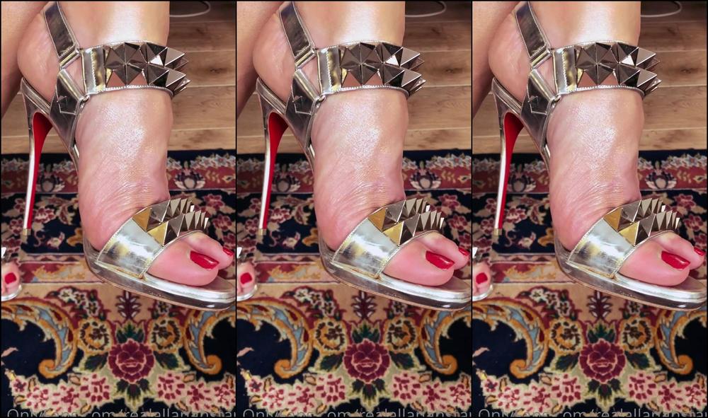 Realallanahstarr Worship My Feet