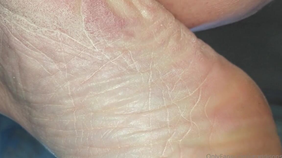 Maddison Spoilt Nicknamed Maddisonspoilt Onlyfans 10 Hours Wearing These Shoes To Say My Feet Smell Is An Understatement Dont Think I Have Ever Kno