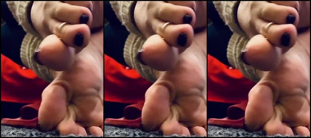 Catprincessfeet Onlyfans Long Toes Wrinkled Solesif Thats Ur Thing
